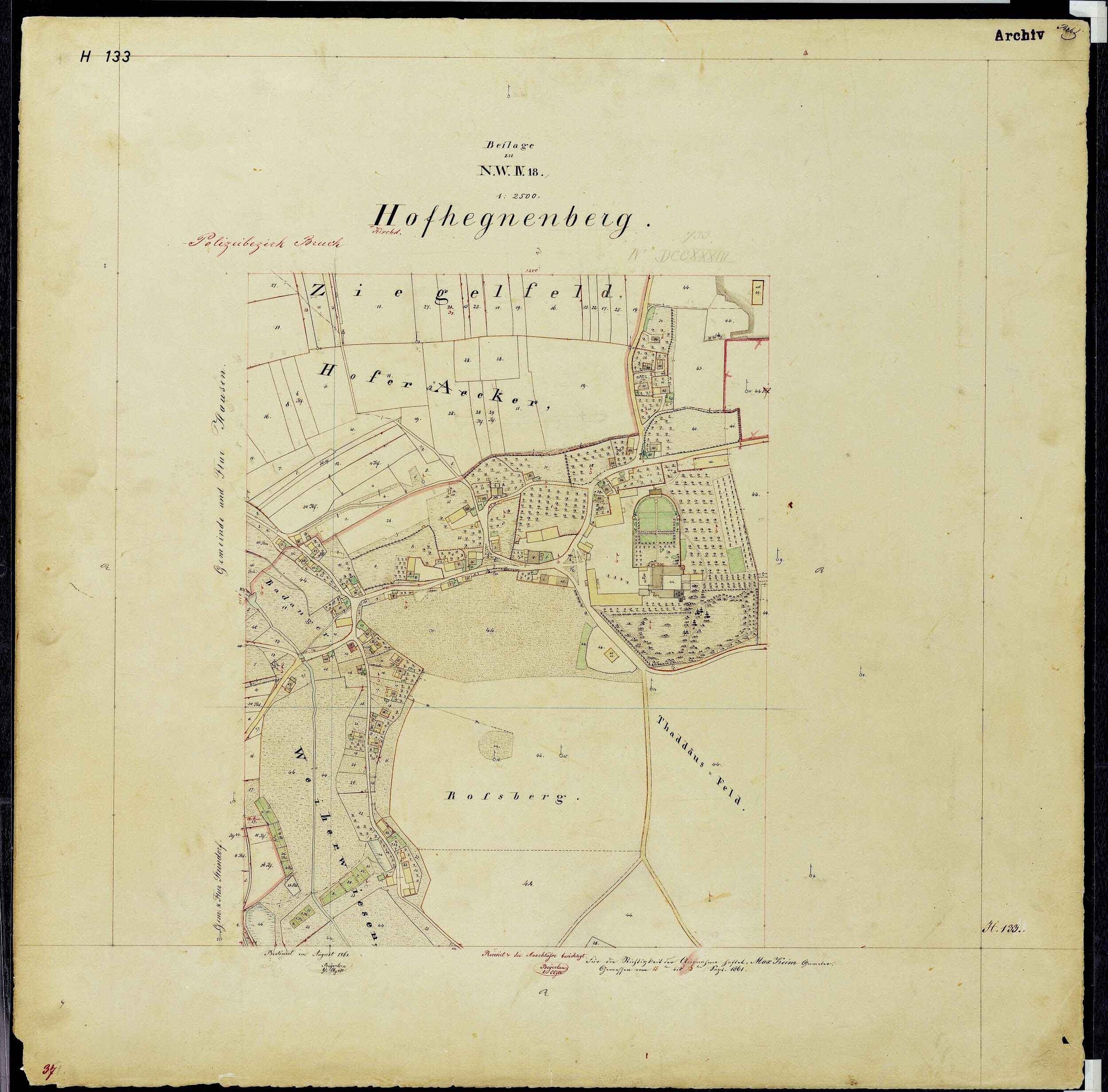 Schwarze und weiße Karte von Hofhegenberg, Deutschland, mit schwarzem Rand, die Straßen, Gebäude und Sehenswürdigkeiten zeigt.