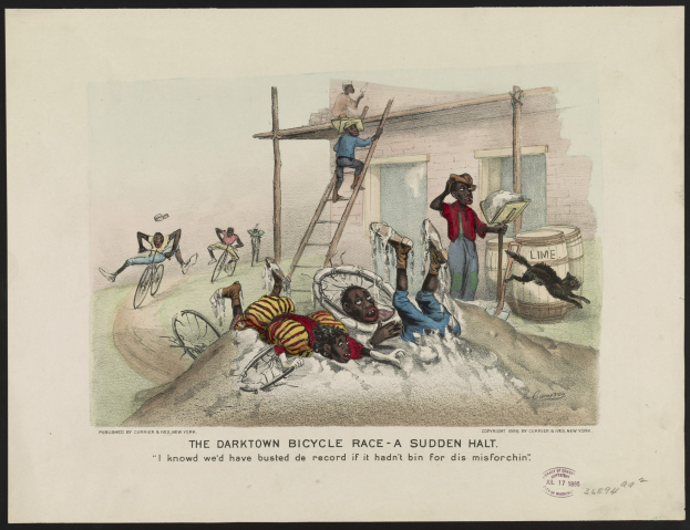 Plakat mit der Aufschrift "Das Darktown-Radrennen - Ein plötzlicher Halt", das eine chaotische Szene von Radfahrern und Zuschauern mit Fässern, Leitern und einem Gebäude im Hintergrund zeigt.