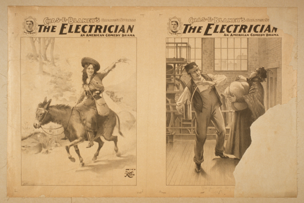 Frau auf einem Pferd links, drei Personen rechts mit einer Person, die einen Hut hält, ein Gebäude im Hintergrund und Text, der "The Electrician - Ein Amerikanisches Comedy-Drama" lautet.