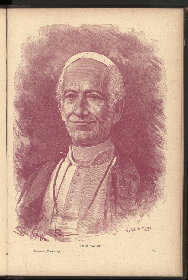 Ein Porträt von Papst Johannes Paul II. mit warmem Ausdruck, geschlossenen Augen und leicht geöffneten Lippen, der eine weiße Soutane und eine weiße Barette trägt, vor einem weißen Hintergrund.