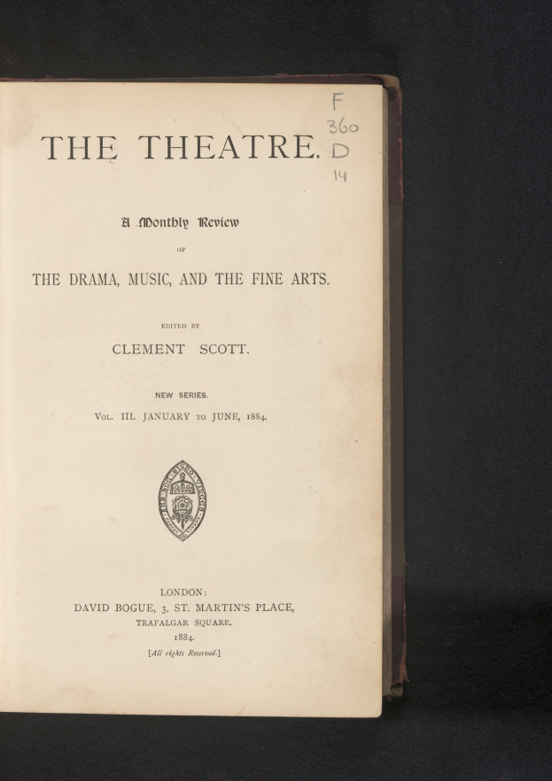 Titelbild eines aufgeschlagenen Buches namens "The Theatre: A Monthly Review of the Drama, Music, and the Fine Arts" mit einer Textseite und einem Logo.